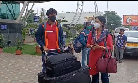 Two Odia students, stuck in Ukraine, return home
