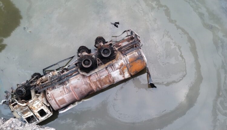 Petrol tanker falls off bridge in Nayagarh; 4 burnt alive, 1 critical