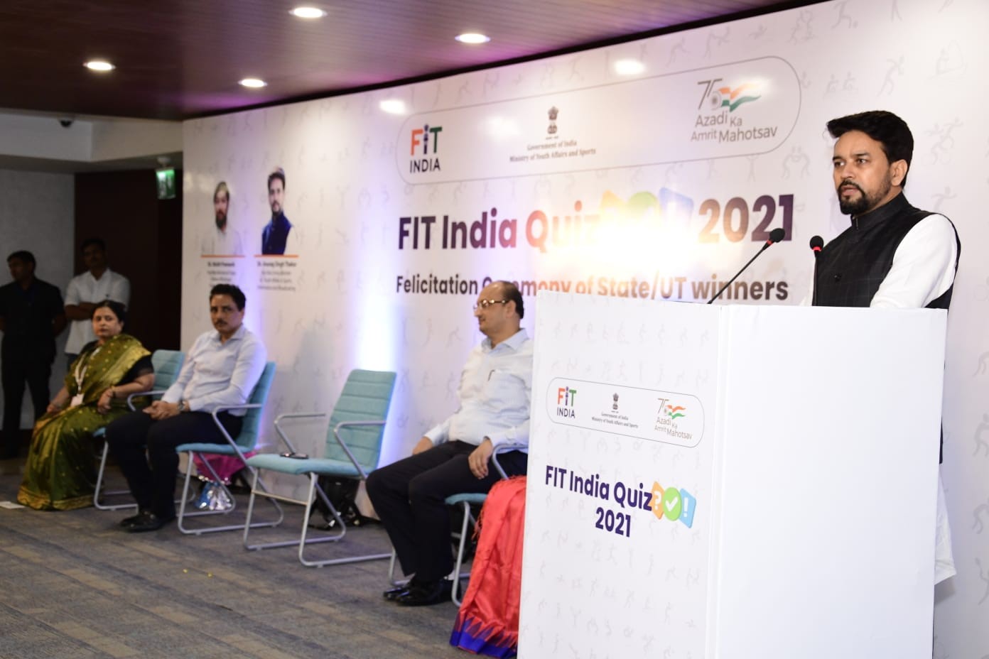 Union Sports Minister Anurag Thakur felicitates State-Level Winners of Fit India Quiz 