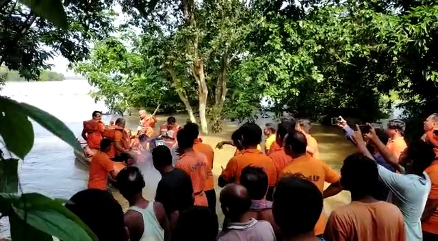 Odisha floods: Father-son duo rescued from mid-river after 4 days