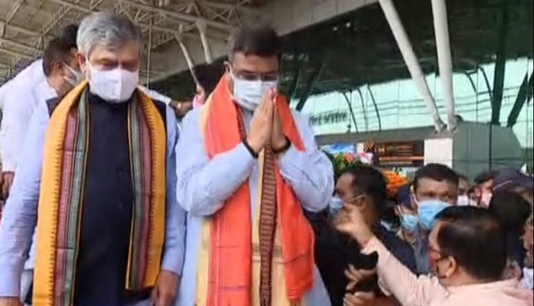  Union Ministers Dharmendra Pradhan, Ashwini Vaishnav arrive in Odisha