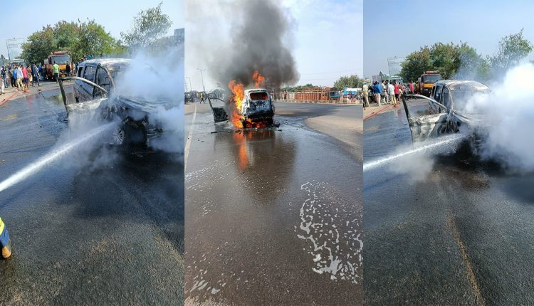 Car burnt on road in Bhubaneswar; passengers safe