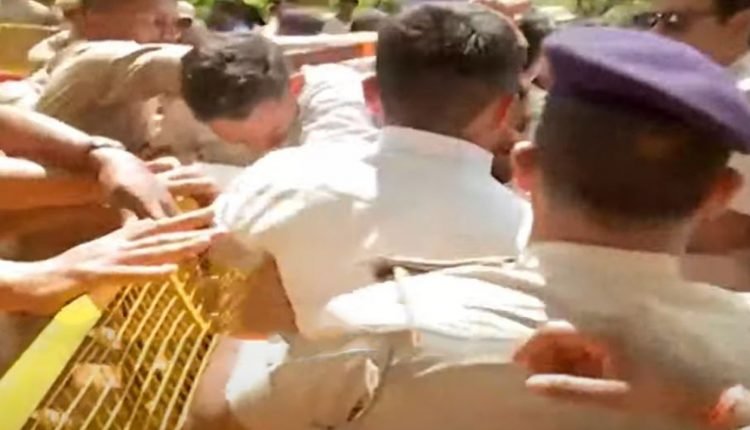 Student Congress Workers Throw Tomatoes At BJD MLA's House Over Naba Das Murder