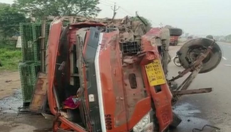 One killed, 10 injured in two separate road accidents in Bhadrak