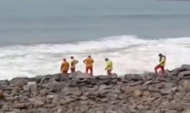 Girl student dies, another goes missing while taking bath in sea in Ganjam