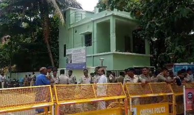 Congress Workers Gherao GRIDCO Office over Frequent Power Outages in state