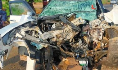 Three killed, one critical as car hits tree in Nabarangpur