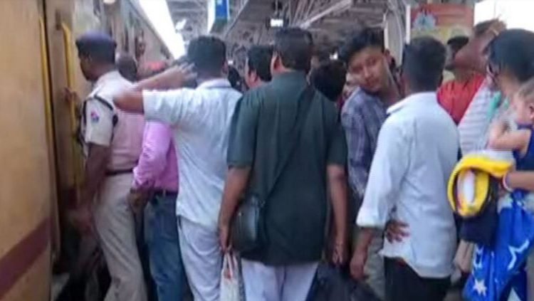 Smoke in AC coach, Secunderabad-Agartala Express halted at Brahmapur