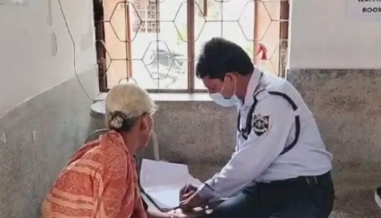 Viral Video: Security Guard Attends Patients In Odisha hospital, Doctor Transferred