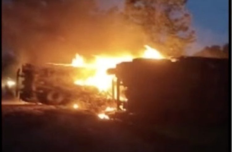 2 trucks collide, driver of one burnt alive in Sambalpur