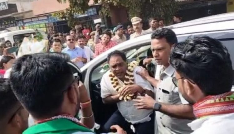 Question arise on Naba  Das treatment during his stay at Jharsuguda DHH