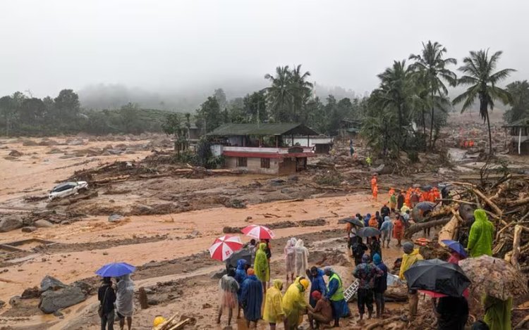 "Kerala: 19 killed, hundreds trapped as rain triggers landslides in Wayanad."