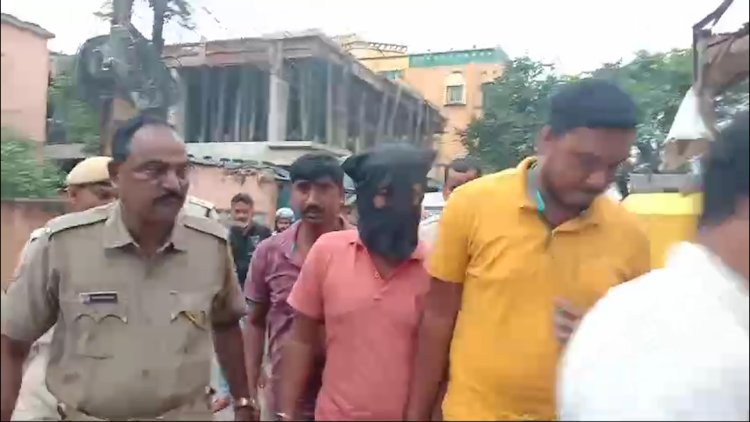 Odisha Police have busted a SIM box racket operated by Bangladeshis.