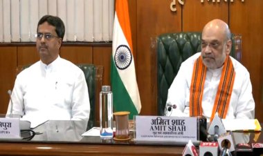 The government of Tripura has signed a peace pact with two rebel groups.