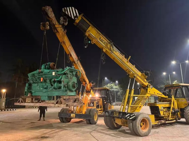 A crane collapsed during construction work in Bhubaneswar, injuring one laborer.