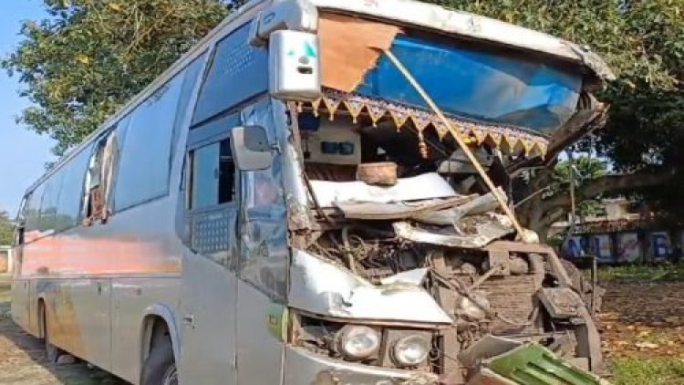 "Bhubaneswar-Bound Bus Rams Into Truck; One Dead, Over 20 Injured"