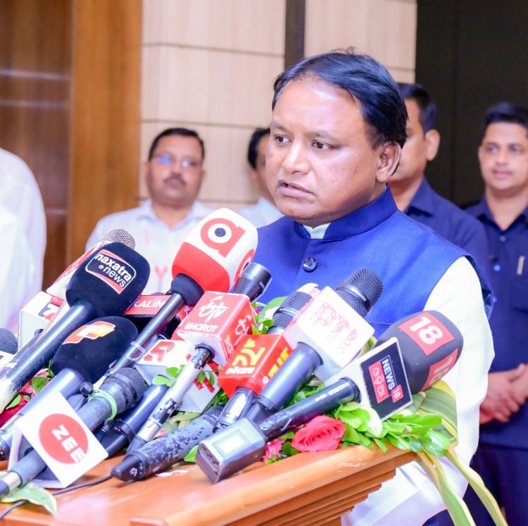 All Odisha government buildings will soon be painted saffron.